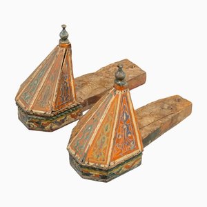 Indisches Pinnacle Paar aus polychromem Holz, 2er Set