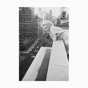 Fotografia di Ed Feingersh, Marilyn on the Roof, 1955