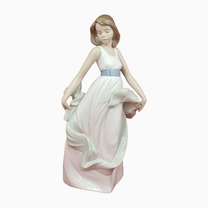 Walking on Air Figurine from Lladro Nao 1343