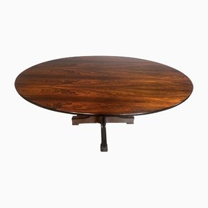 Mesa de comedor ovalada de madera
