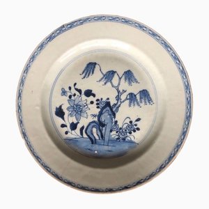 Antiker chinesischer Porzellanteller mit floralem Blau & Weiß