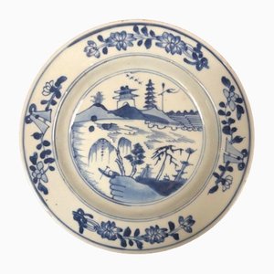 Plato chino antiguo de porcelana azul y blanca