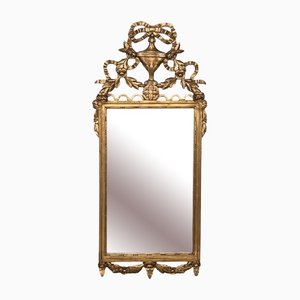 Neoklassizistischer Spiegel mit goldenem Rahmen