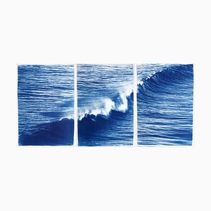 Kind of Cyan, Los Angeles Crashing Waves Triptychon in Blautönen, 2022, Cyanotypie