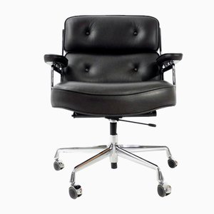 Vintage Model 104 Lobby Chair by Ray and Charles Eames from Vitra