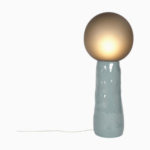 Lámpara de pie Kokeshi mediana en gris de Pulpo
