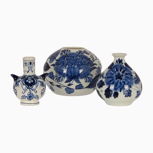 Niederländische Art Deco Delftware Vasen in Blau & Weiß, 1940er, 3er Set