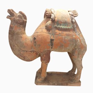 Escultura de camello antigua de terracota