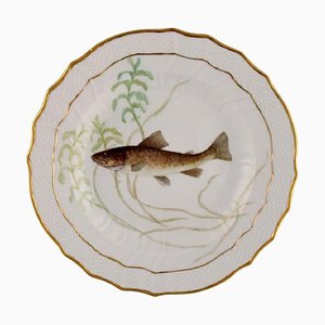 Piatto piano in porcellana con pesci dipinti a mano di Royal Copenhagen