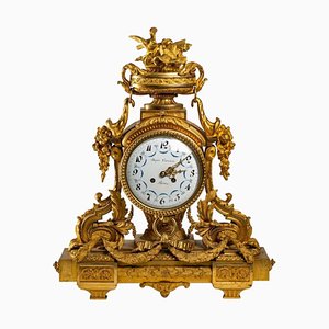 Uhr aus vergoldeter Bronze, 19. Jh. Im Stil von Louis XVI
