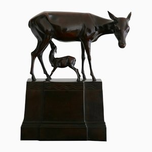 Sculpture de Biche et Faon Art Déco, Allemagne, 1930s, Bronze