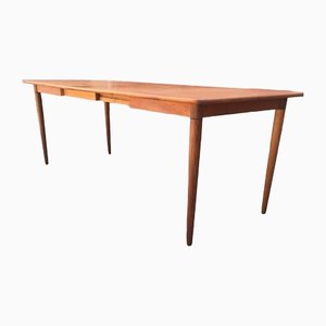 Extendable Dining Table in Teak