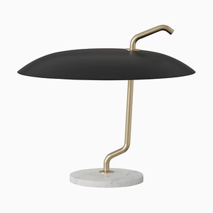 Lámpara de mesa modelo 537 con reflector negro y estructura de latón de Gino Sarfatti para Astep