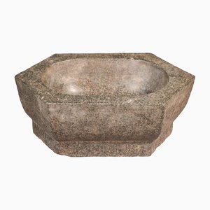 Cuenco oriental antiguo de piedra tallada
