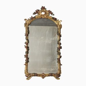 Espejo italiano con marco dorado tallado, finales de 1800