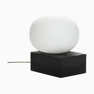 Lámpara de mesa blanca en gris ahumado de Pulpo