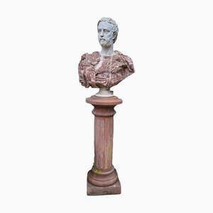 Artista italiano, hombre romano, principios del siglo XX, busto de mármol con pedestal. Juego de 2