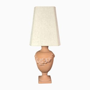 Lampe en Terracotta avec Décor de Couronnes de Fruits