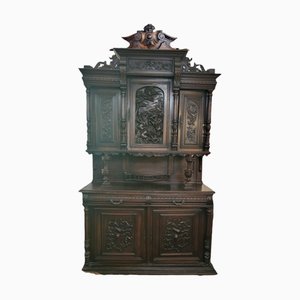 Credenza antica in noce con motivo di caccia, Spagna