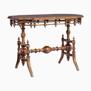 Tavolo in legno di noce, XIX secolo