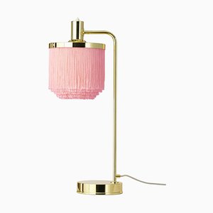 Lámpara de mesa con flecos en rosa pálido de Warm Nordic
