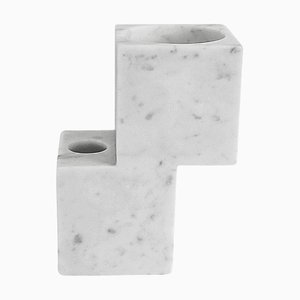 Jarrón híbrido multifunción hecho a mano de mármol de Carrara blanco de Fiam