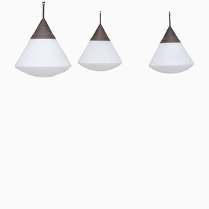 Lampes à Suspension Coniques Mid-Century en Opaline, Set de 3