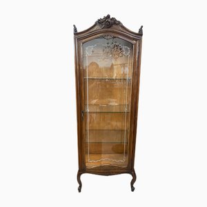 Chippendale Crystal Showcase in Walnut
