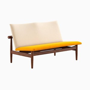 Japan Series Zwei-Sitzer Sofa aus Holz und Stoff von Finn Juhl