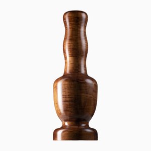 Vase aus Holz in organischer Form