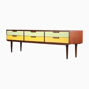 Dänisches Sideboard aus Furniertem Nussholz, 1960er