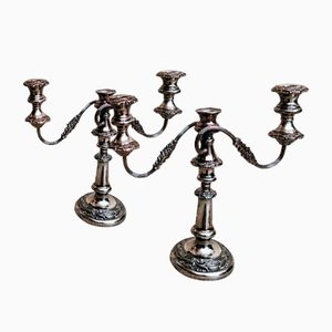 Candelabros victorianos convertibles de plata con tres llamas. Juego de 2