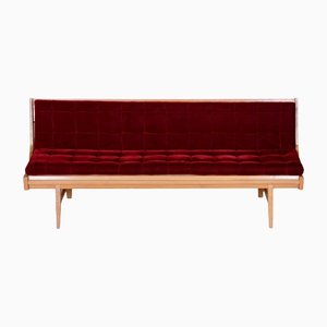 Rotes Mid-Century Sofa aus Eiche, 1950er