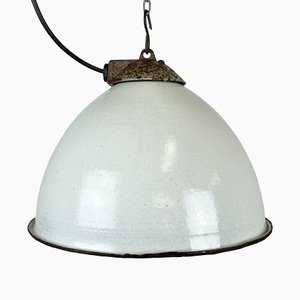Lámpara colgante industrial esmaltada en blanco y gris con superficie de hierro fundido, años 60