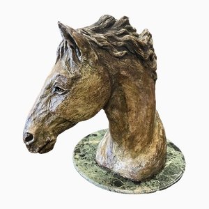 Busto a forma di cavallo in metallo