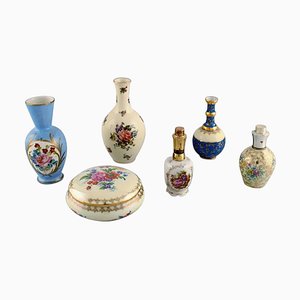 Frascos de perfume de porcelana y caja con tapa, años 30. Juego de 6