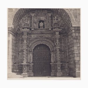 Puerta boliviana, años 60, fotografía en blanco y negro