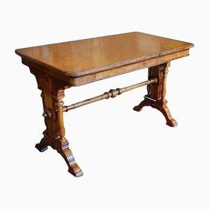 Tavolino vittoriano in legno di noce