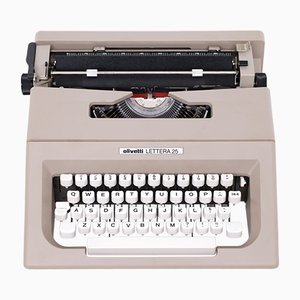 Olivetti Reading 25 Typewriter, Spain, 1970s