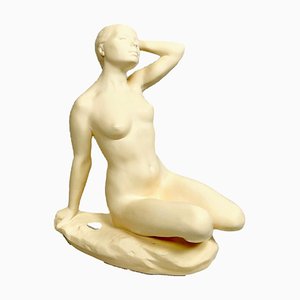 Figura de mujer desnuda de cerámica, años 50