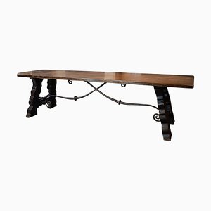 Mesa de comedor española antigua de madera con soporte de hierro forjado a mano