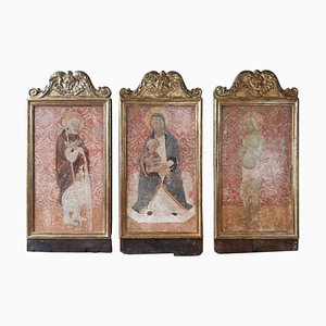 Italienischer Künstler, Triptychon mit Fresco, 14.-15. Jh., Farbe auf Nussholz, 3er Set