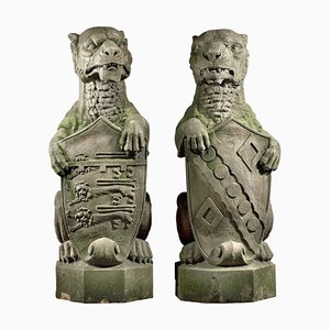 19th Century English Finials Carved as Heraldic Lions, Set of 2