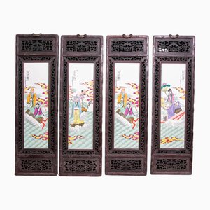 Plaques en Porcelaine Famille Rose avec Paravents en Bois Dur, Chine, Set de 4
