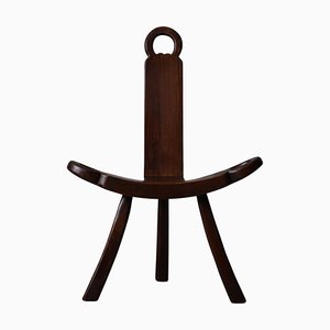 Brutalistischer französischer Dreibein Stuhl aus Holz von Charlotte Perriand, 1960er