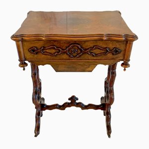 Mesa de costura victoriana antigua de madera nudosa de nogal, década de 1860
