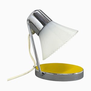 Lámpara de mesa ajustable pequeña de vidrio lechoso y cromo, años 60