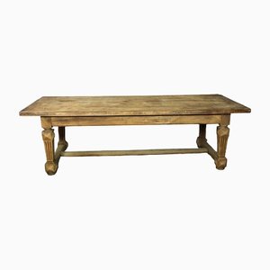 Großer Tabletttisch aus Nussholz