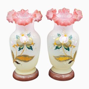Bemalte Vasen aus Opalglas mit Rüschenrand, Frankreich, 2er Set