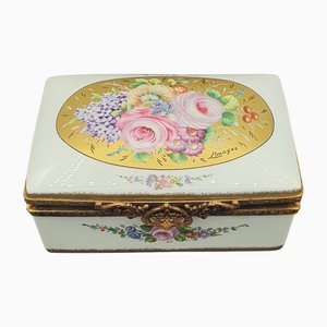 Caja de porcelana de Limoges con decoración floral